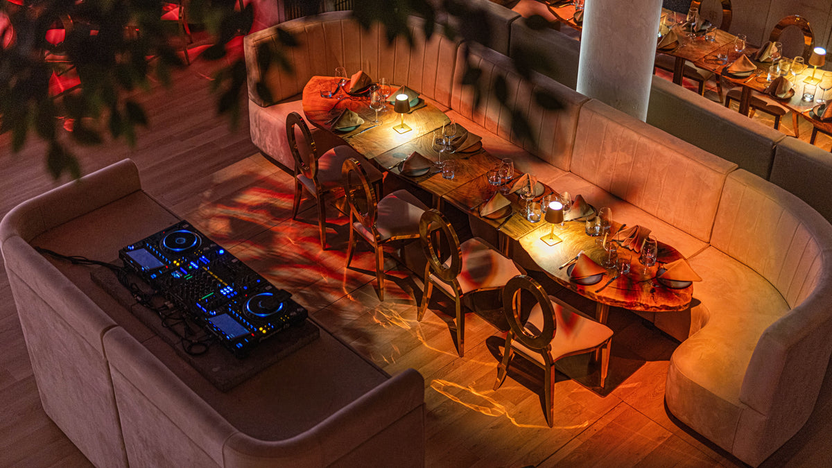 FLOOR TABLE